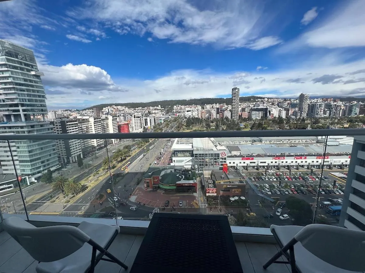 Lovely View Studio Building Heated Pool Gym Turco Wifi 키토 아파트